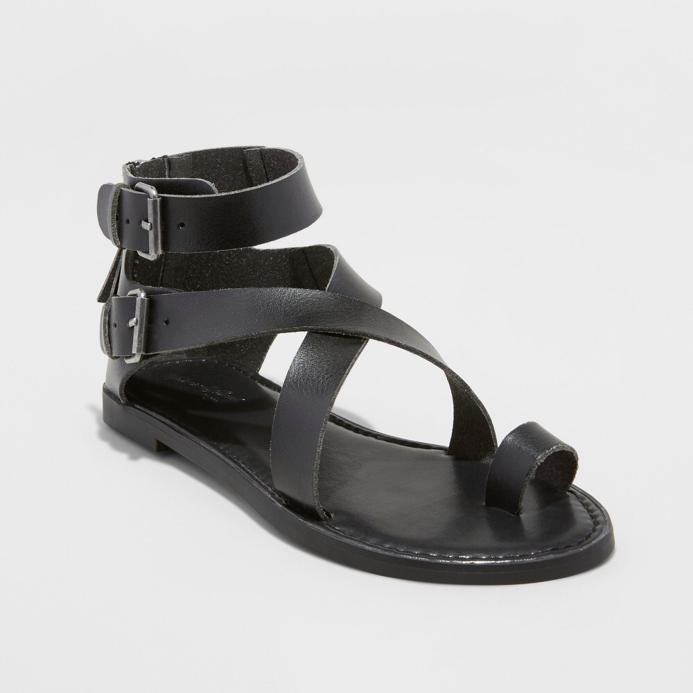 Universal Thread Black strappy sandals